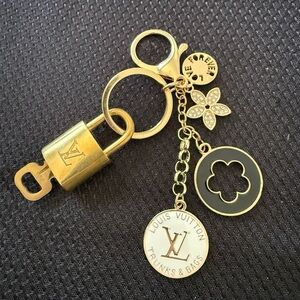 Louis Vuitton Lock & Key #304 w/ White LV Trunks & Bags Charm & Charm Keychain